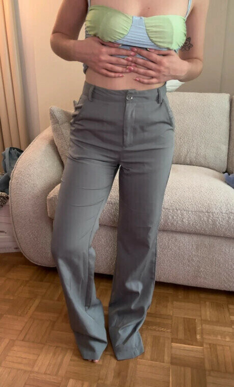 Camille LV 裸の女優 画像