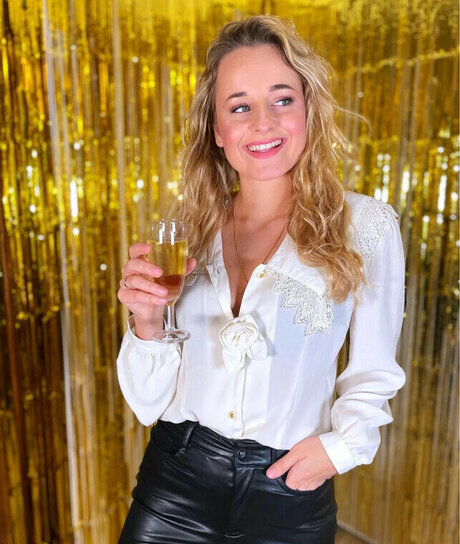 Camille LV top profile image