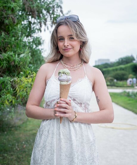 Camille LV かわいいスター 写真