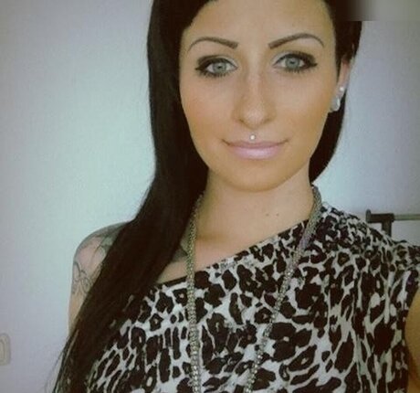 ぽっちゃり痴女OnlyFans xxx 写真