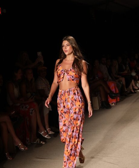 NickieNaughty ホットなモデル ギャラリー