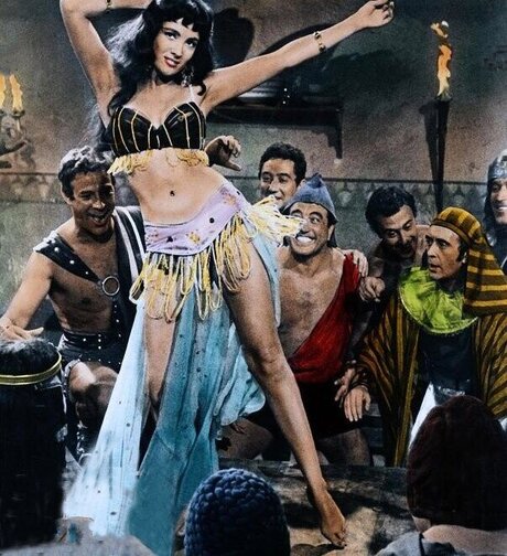 ブロンドオンリーファン アートヌード 写真