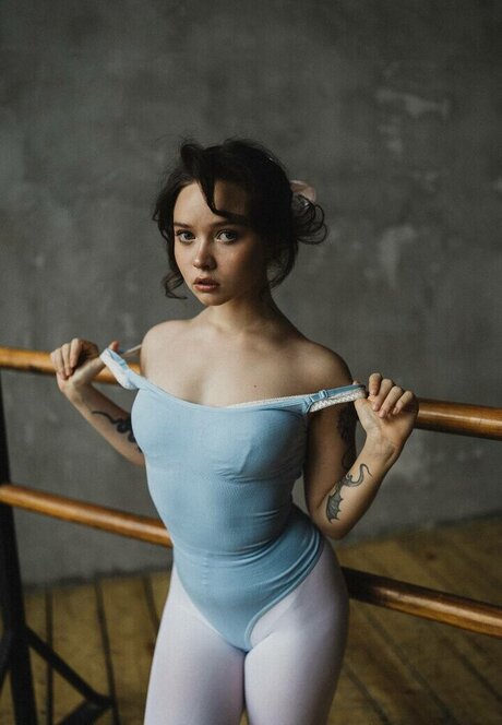 Enina24 ホットなスター 写真