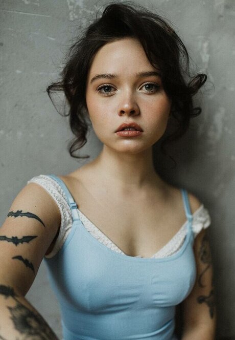 Enina24 ヌードスター ギャラリー