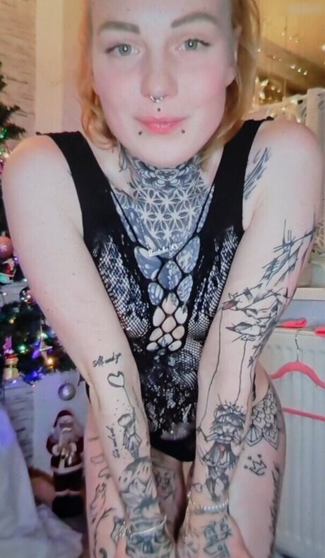 おばあちゃんの巨乳OnlyFans 美しいポルノ 写真