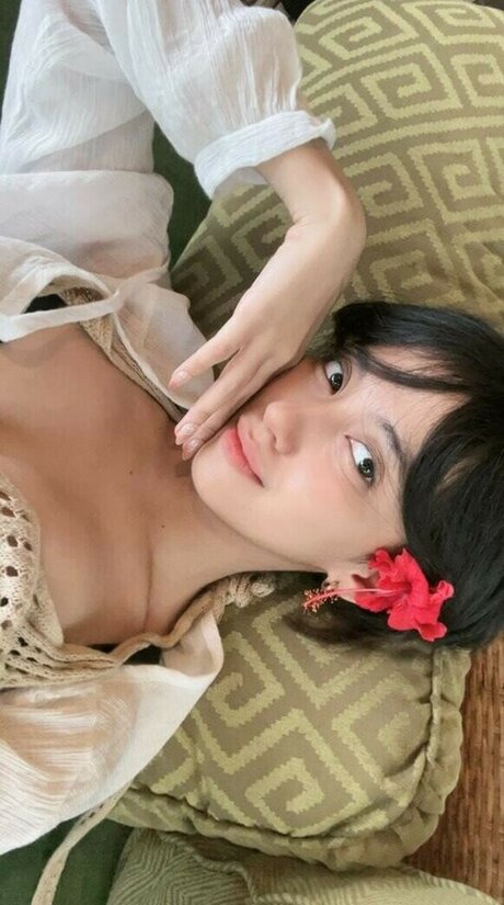 risaatjan エロティックなポルノスター 写真