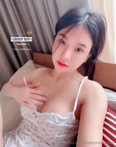 コメディアンのOnlyFans 美しいヌード 写真