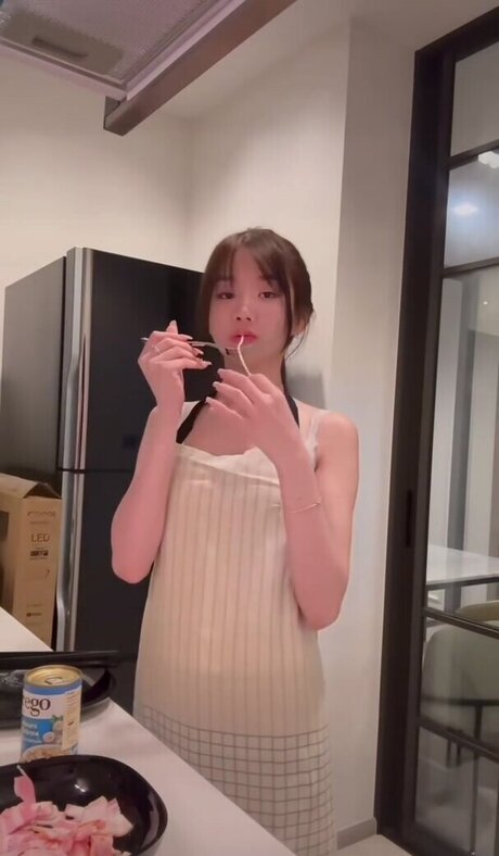 曲線美の赤毛OnlyFans セクシー裸 画像