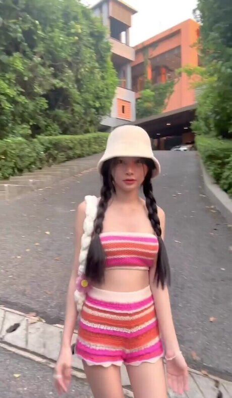 コスプレ フェムボーイ オンリーファンズ セクシー 写真