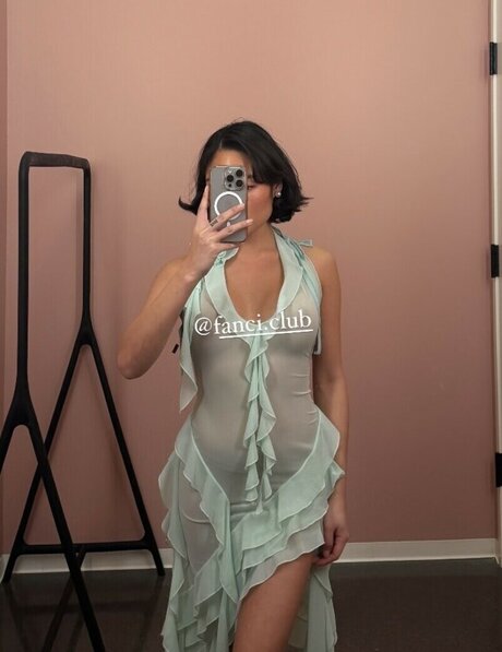 美しい足 OnlyFans ヌード 写真