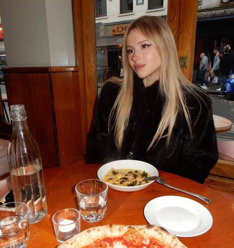 Kitty Mae トップスター 画像