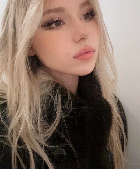 Kitty Mae 高品質のポルノスター 写真