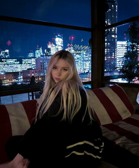 Kitty Mae top profile image