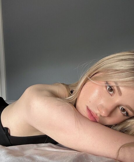 Kitty Mae xxxモデル ギャラリー