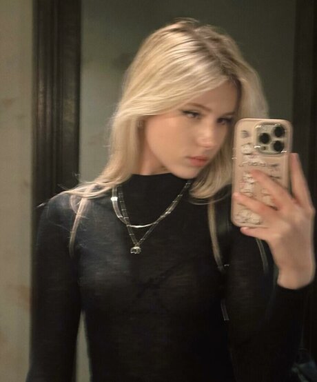 Kitty Mae スター ヌード 写真