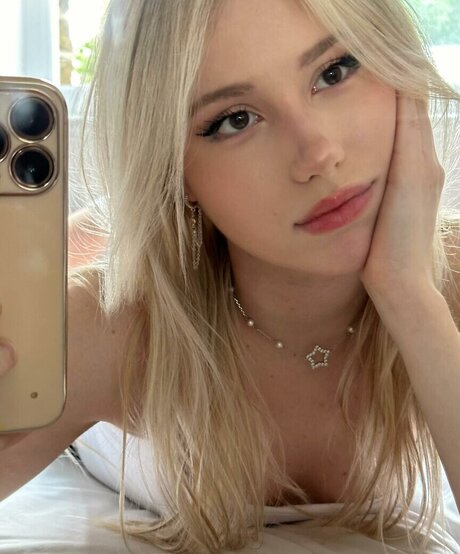 Kitty Mae ヌードモデル 写真