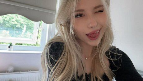 Kitty Mae アダルト女優 写真