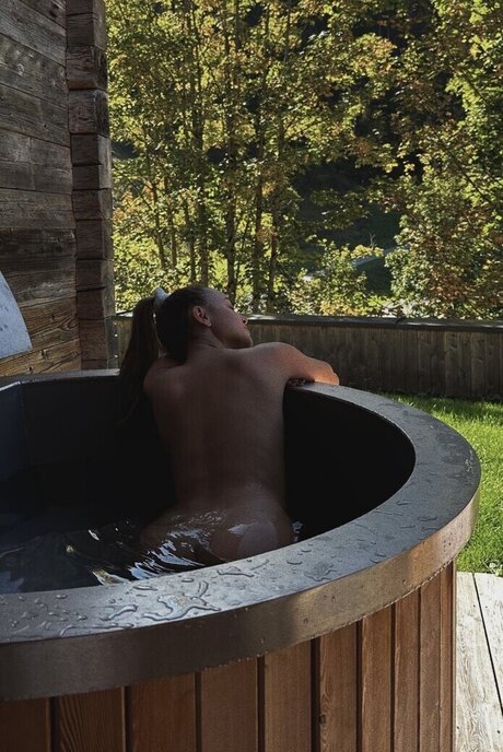 ブラック・ポーグ・オンリーファンズ セクシーヌード 画像