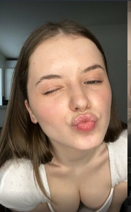 Moya Maya トップポルノスター 写真