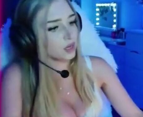 トップレスビーチOnlyFans xxx 画像