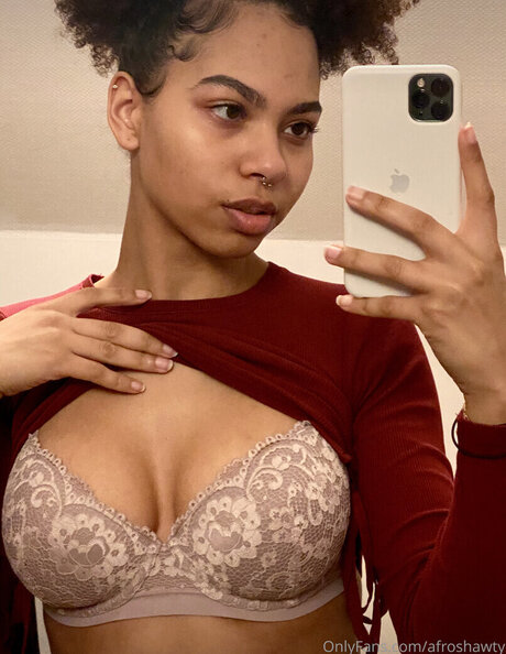 Shania Kraemer ヌード女優 ギャラリー