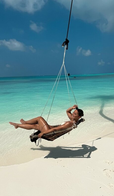 Melissa Ortega Tafjord アートモデル ギャラリー