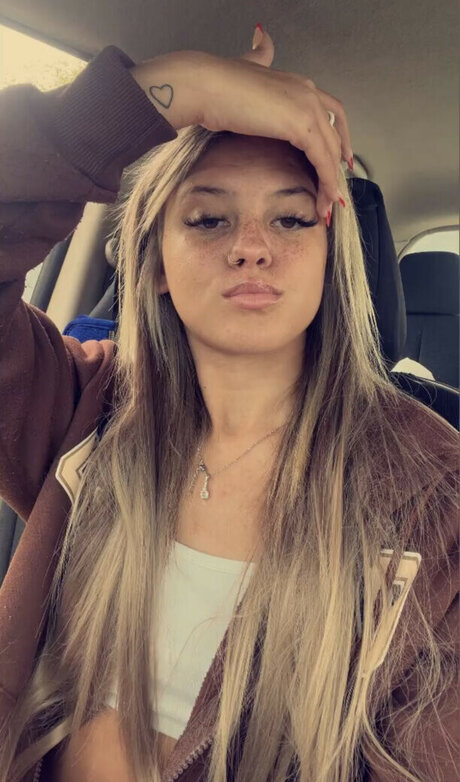 ブルネットのPOV OnlyFans アートポルノ 画像