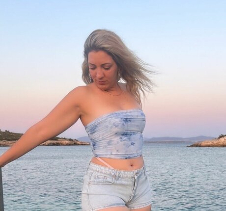 射精 OnlyFans 無料セックス 写真