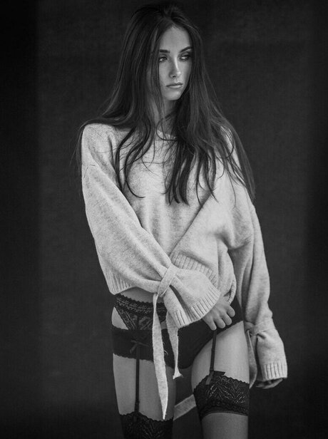 Elsa Couturier 独占スター 画像