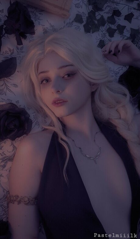 Finnya スター ヌード 写真