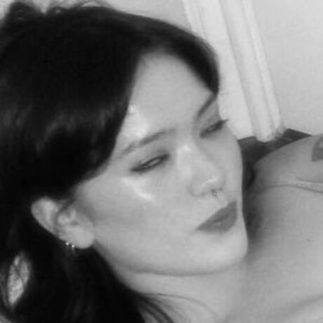 Kennedie Nguyen エロティックなモデル 写真