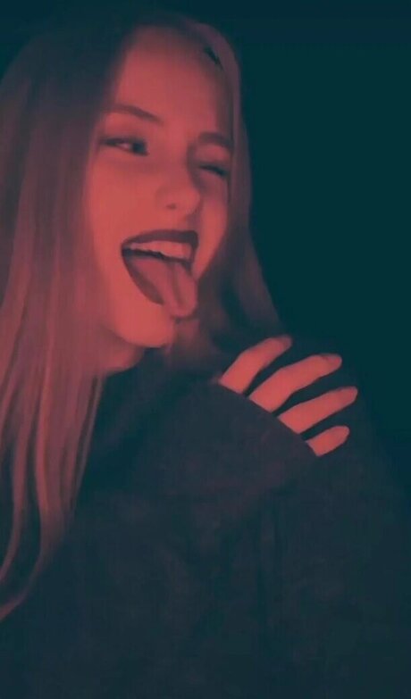 Nadine von relaxASMR ポルノスター ホット 画像