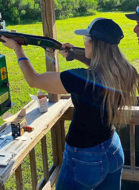 Brittney Touchton 独占モデル 写真