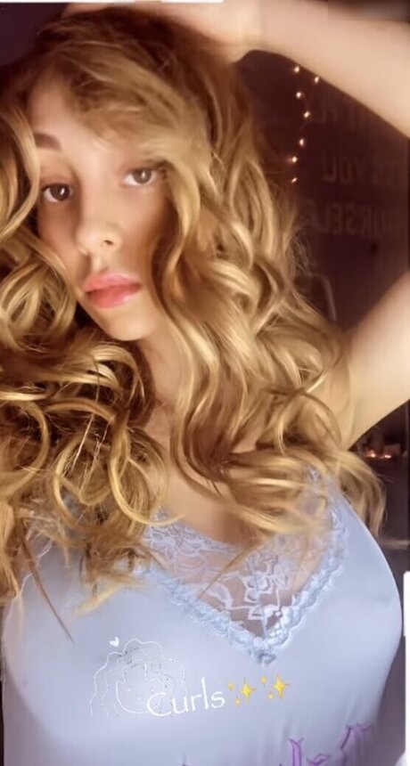 Amira Wirth ヌードスター 画像