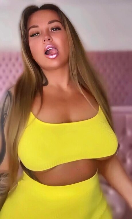 コメディアンのOnlyFans ホット ギャラリー