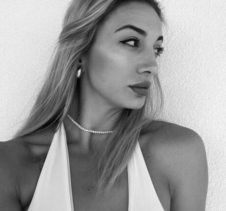 アジア人トゥインクOnlyFans ヌード ギャラリー