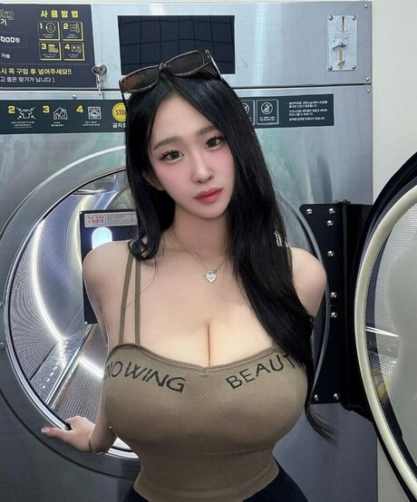 Dahee0326 Dh oh eb ポルノ女優 写真