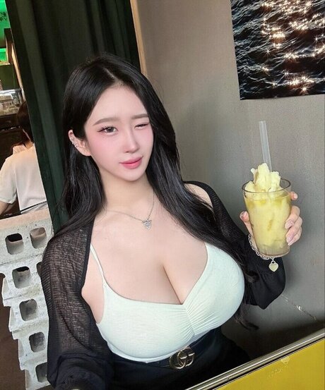 Dahee0326 Dh oh eb 裸の女優 画像