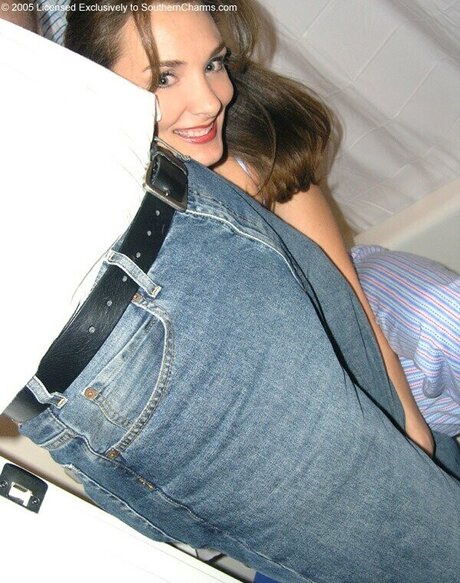 ぽっちゃり痴女OnlyFans アートポルノ 写真