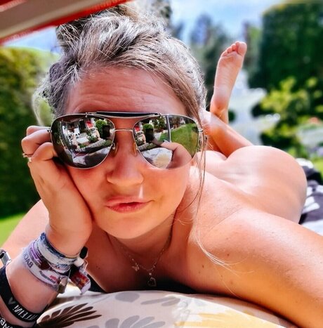 毛深い妊婦OnlyFans HD ギャラリー