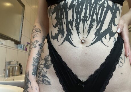 Kira Julie ポルノスター セクシー ギャラリー