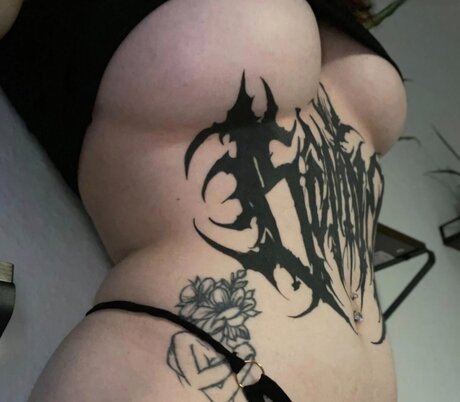 Kira Julie ポルノ女優 写真