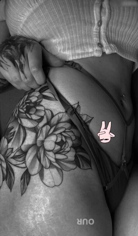 Kira Julie ホットなスター 画像