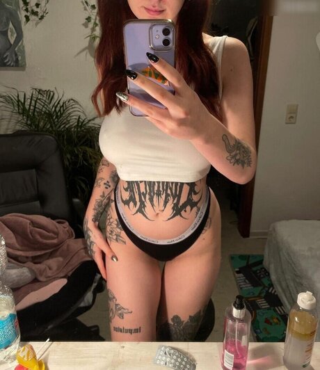 18歳のOnlyFans 無料裸 写真