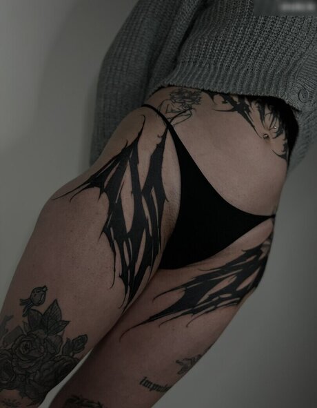 Kira Julie ポルノモデル 写真