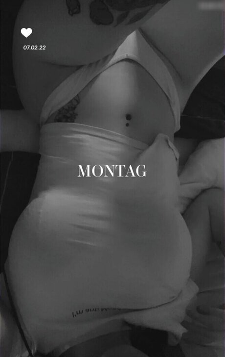 Kira Julie 裸のスター 写真