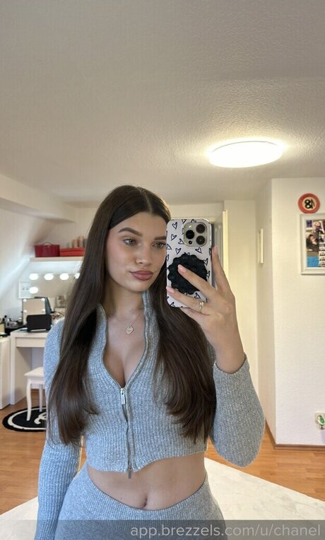 曲線美のティーンズOnlyFans アートポルノ 写真