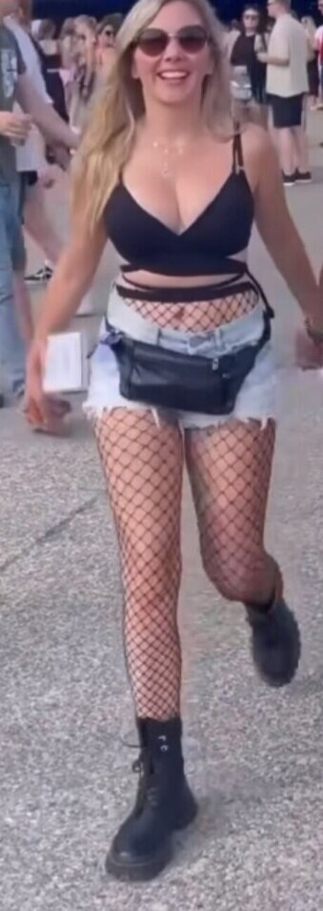 シシーオンリーファンズ 美しい裸 ギャラリー