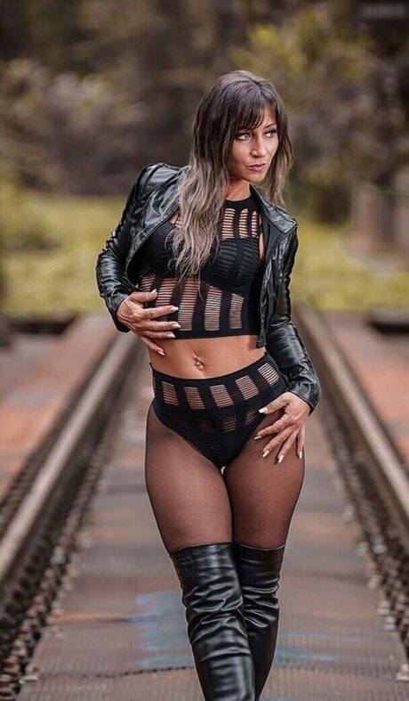 そばかすOnlyFans HD ギャラリー