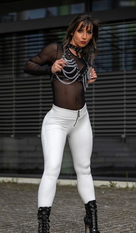 Susann1131 裸のポルノスター ギャラリー